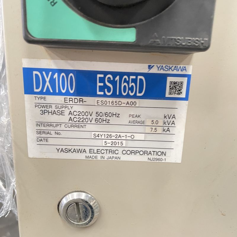 Yaskawa ES165D सेकेंड हैंड रोबोट ऑटोमैटिक वेल्डिंग सिक्स एक्सिस रोबोट यास्कावा रोबोट स्टैम्पिंग मशीन