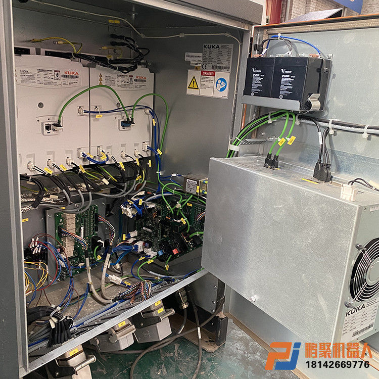 Kuka KR60 ऑटोमैटिक सिक्स एक्सिस लोडिंग एंड अनलोडिंग रोबोट आर्म एक्सटेंशन 2033mm लोड 60kg