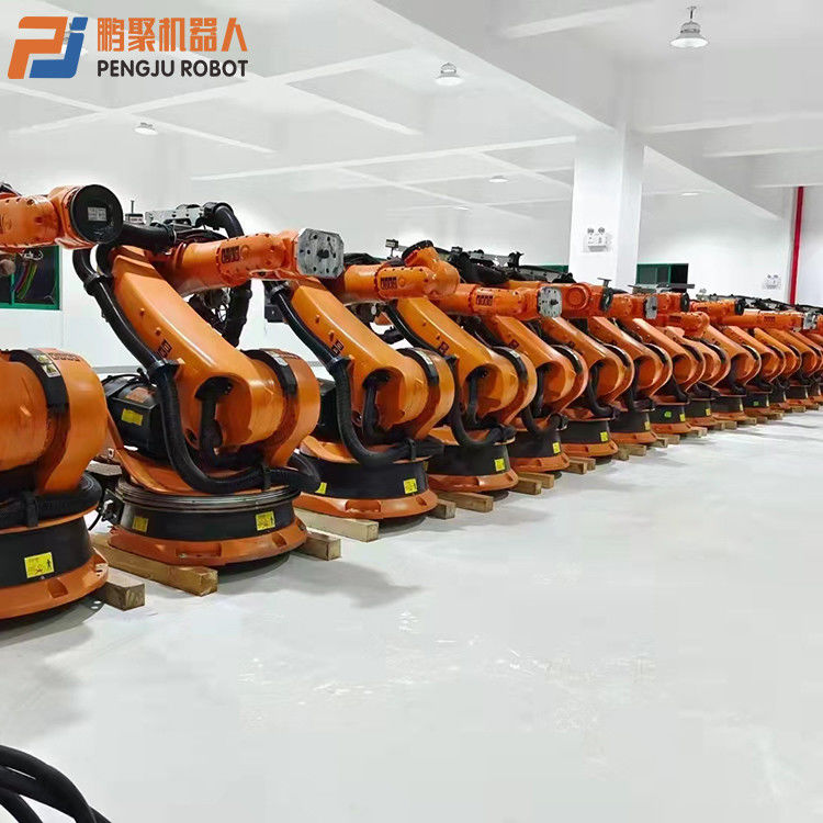 KUKA KR210-2 स्पॉट वेल्डिंग, प्रेस टेंडिंग, पैलेटिंग, लोडिंग एंड अनलोडिंग ऑफ पार्ट्स, मशीनिंग, हैंडलिंग ऑफ पार्ट्स