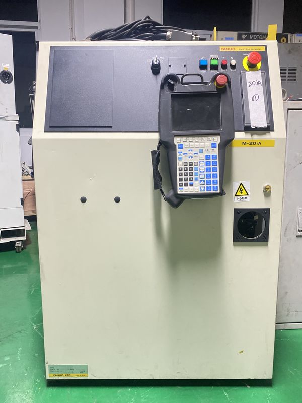 Fanuc 20iA ±0.07mm दोहराव आर्क वेल्डिंग रोबोट 20KG पेलोड 1811 मिमी मशीनिंग हैंडलिंग और माप भागों के लिए पहुंच