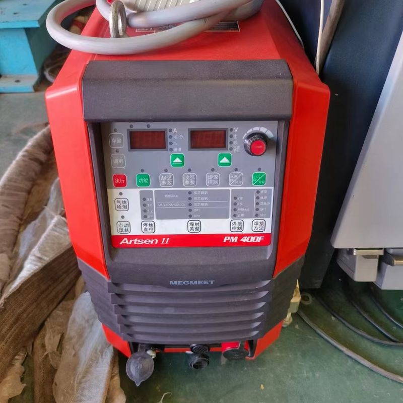 KUKA KR16 L6 रोबोट प्रयुक्त औद्योगिक रोबोट बांह,वेल्डिंग रोबोट,लोडिंग रोबोट,हैंडलिंग रोबोट