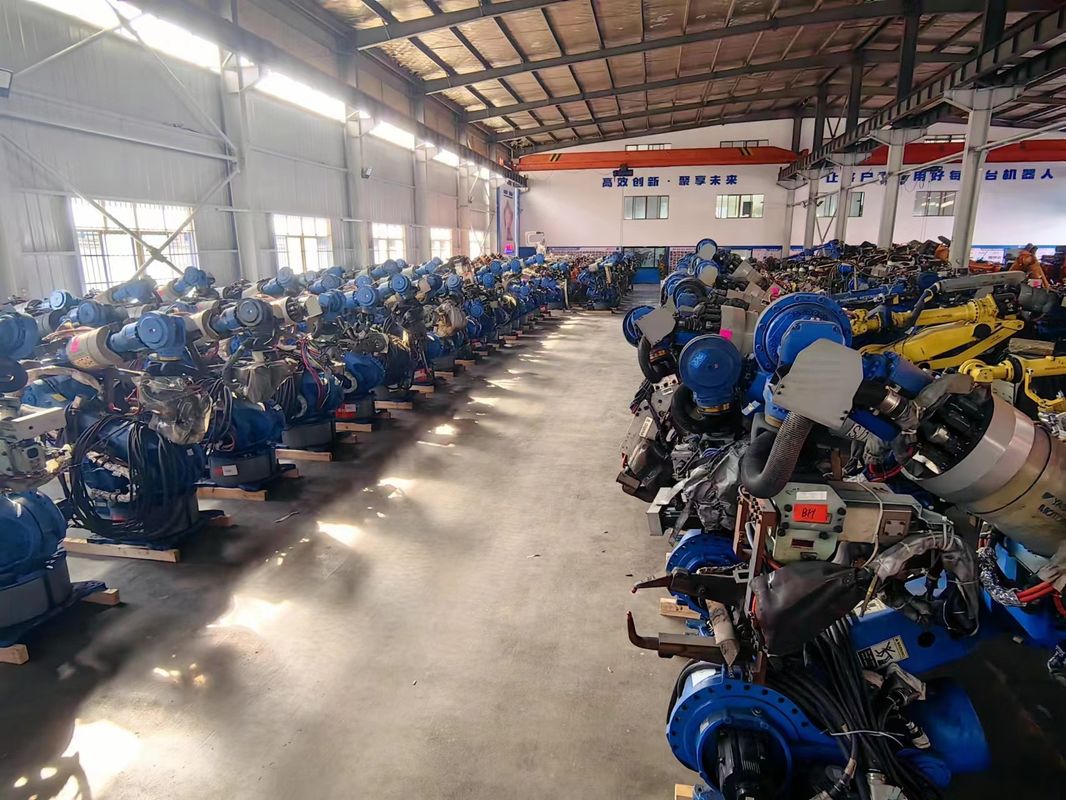 स्वचालित सर्वो स्पॉट वेल्डिंग रोबोट आर्म मैनिपुलेटर MIG TIG रोबोट यास्कावा ES200D 2650 मिमी पहुंच
