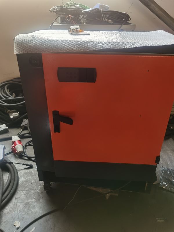 कुका सॉफ्टवेयर इस्तेमाल किया गया कुका KR240 R2900 अल्ट्रा रोबोट आईपी 65 सुरक्षा ±0.1 मिमी दोहराव और अधिक उच्च मानकों के लिए 240 किलोग्राम पेलोड 2900 मिमी पहुंच