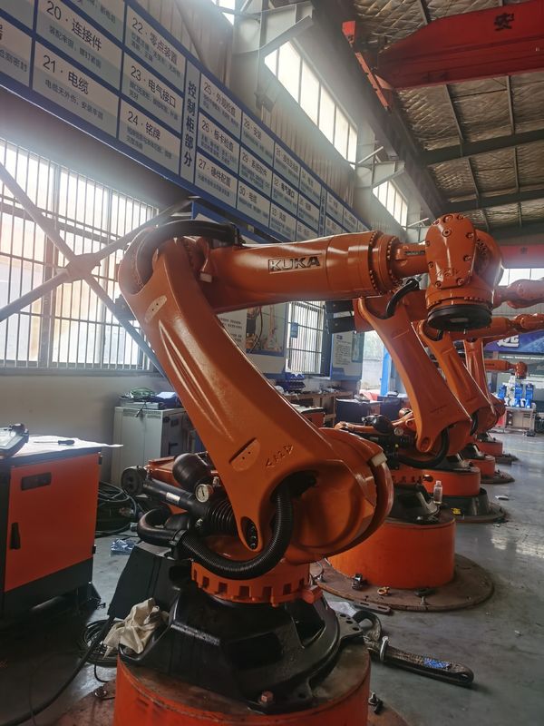 कुका सॉफ्टवेयर इस्तेमाल किया गया कुका KR240 R2900 अल्ट्रा रोबोट आईपी 65 सुरक्षा ±0.1 मिमी दोहराव और अधिक उच्च मानकों के लिए 240 किलोग्राम पेलोड 2900 मिमी पहुंच