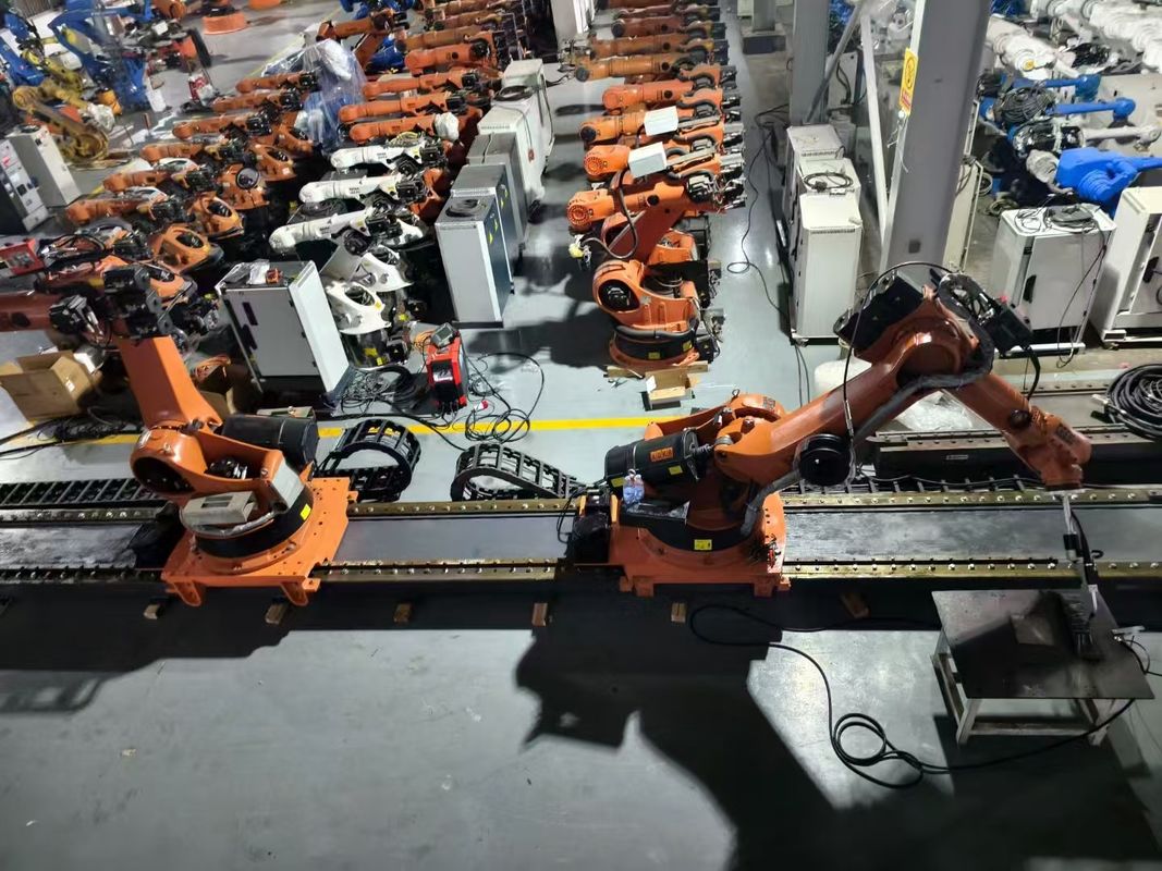 KUKA KR180 R2900 प्राइम 180kg पेलोड 2900mm रेंज वॉल-माउंटेड लोडिंग रोबोट और KRC4 कंट्रोलर पेंटिंग रोबोट