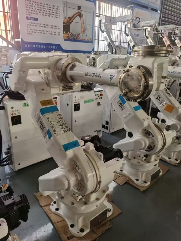 2061mm Reach CR50 XRC 50kg पेलोड मोटोमैन आर्क वेल्डिंग रोबोट प्रेस टेंडिंग और भागों के लोडिंग/अनलोडिंग के लिए