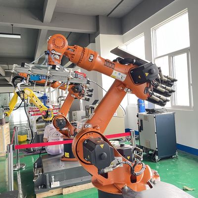 16 किलोग्राम इस्तेमाल किए गए कुका रोबोट ±0.1 मिमी दोहराव के साथ KR16, 16 किलोग्राम उपयोगी भार, 1611 मिमी पहुंच