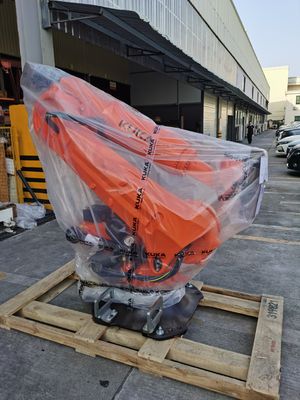 नई कुका KR210 R2700, KRC4, 210 किलो भार, 2700 मिमी तक पहुँच, पैलेटिंग, असेंबली, भागों का लोड और अनलोडिंग, शिक्षा