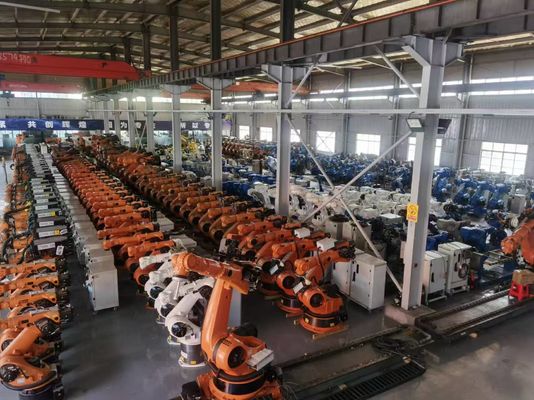 KUKA KR180 R2900 प्राइम 180kg पेलोड 2900mm रेंज वॉल-माउंटेड लोडिंग रोबोट और KRC4 कंट्रोलर पेंटिंग रोबोट